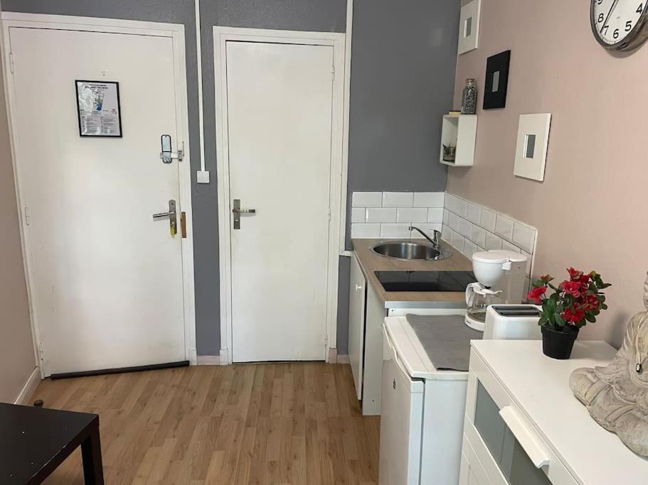 Studio Montsouris Париж Екстериор снимка